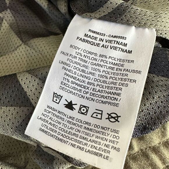 Nike Shield Cropped Olive Bomber Jacket Womens XXL Outdoor Golf Water Resistant - Picture 10 of 11